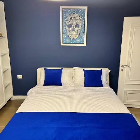 Double アパート ティラナ