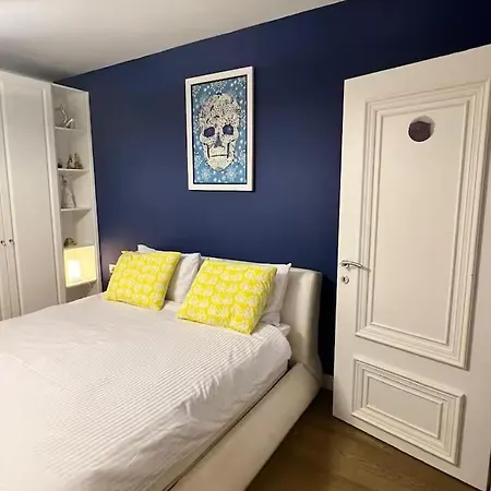 Double Апартаменты Тирана