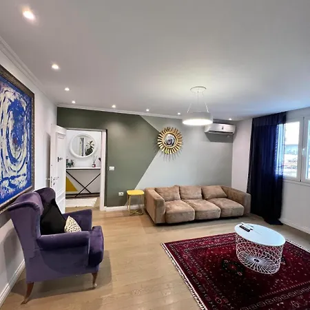 Double Apartment *
