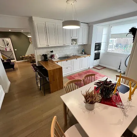 Апартаменты Double Тирана